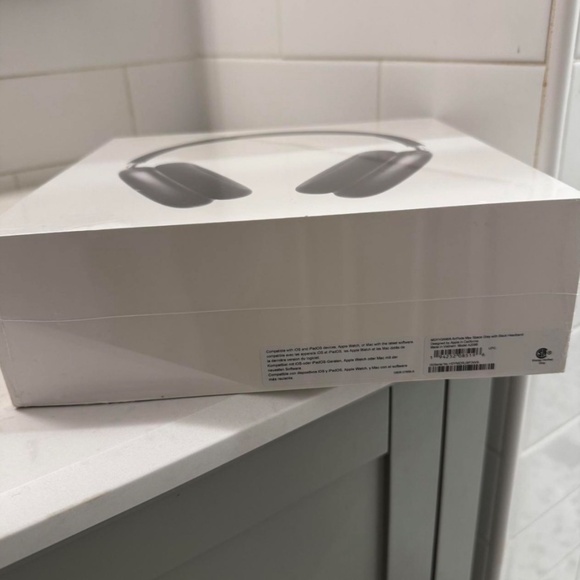 AIRPODS MAX BRAND NEW SPACE GRAY SHIPPING ONLY - Picture 6 of 6